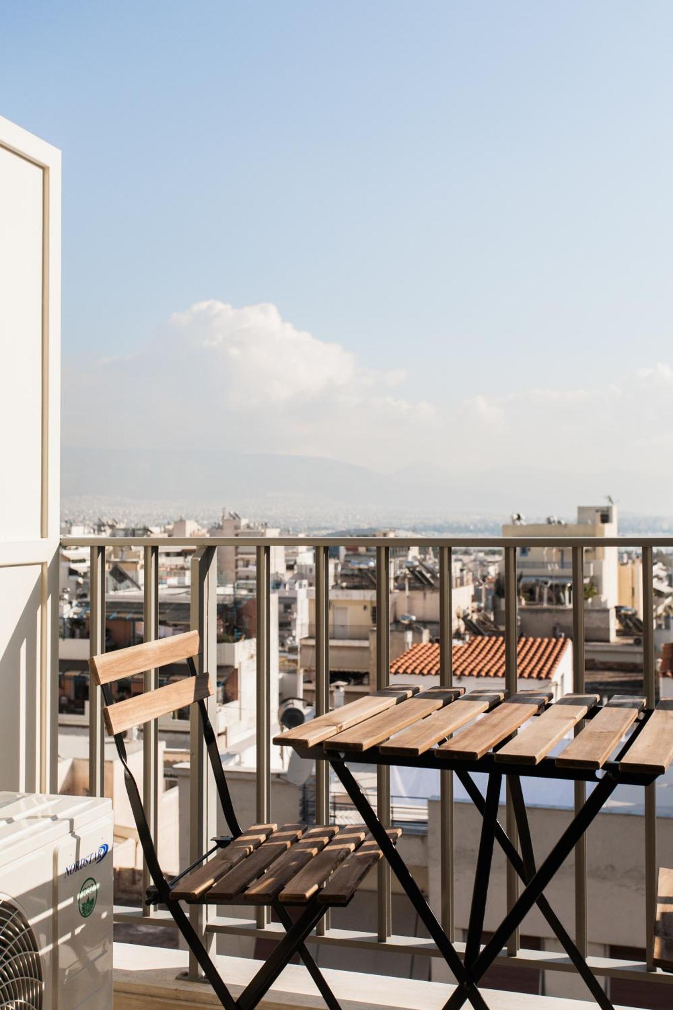 Wyz Piraeus Aparthotel Exterior photo